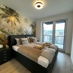 Riverguard With Free Parking Budapest